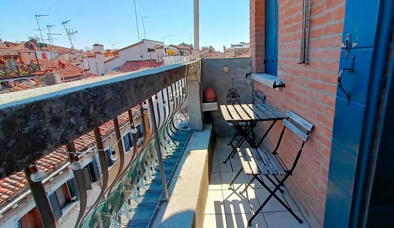 Biennale Area With Terrace And View! contacts